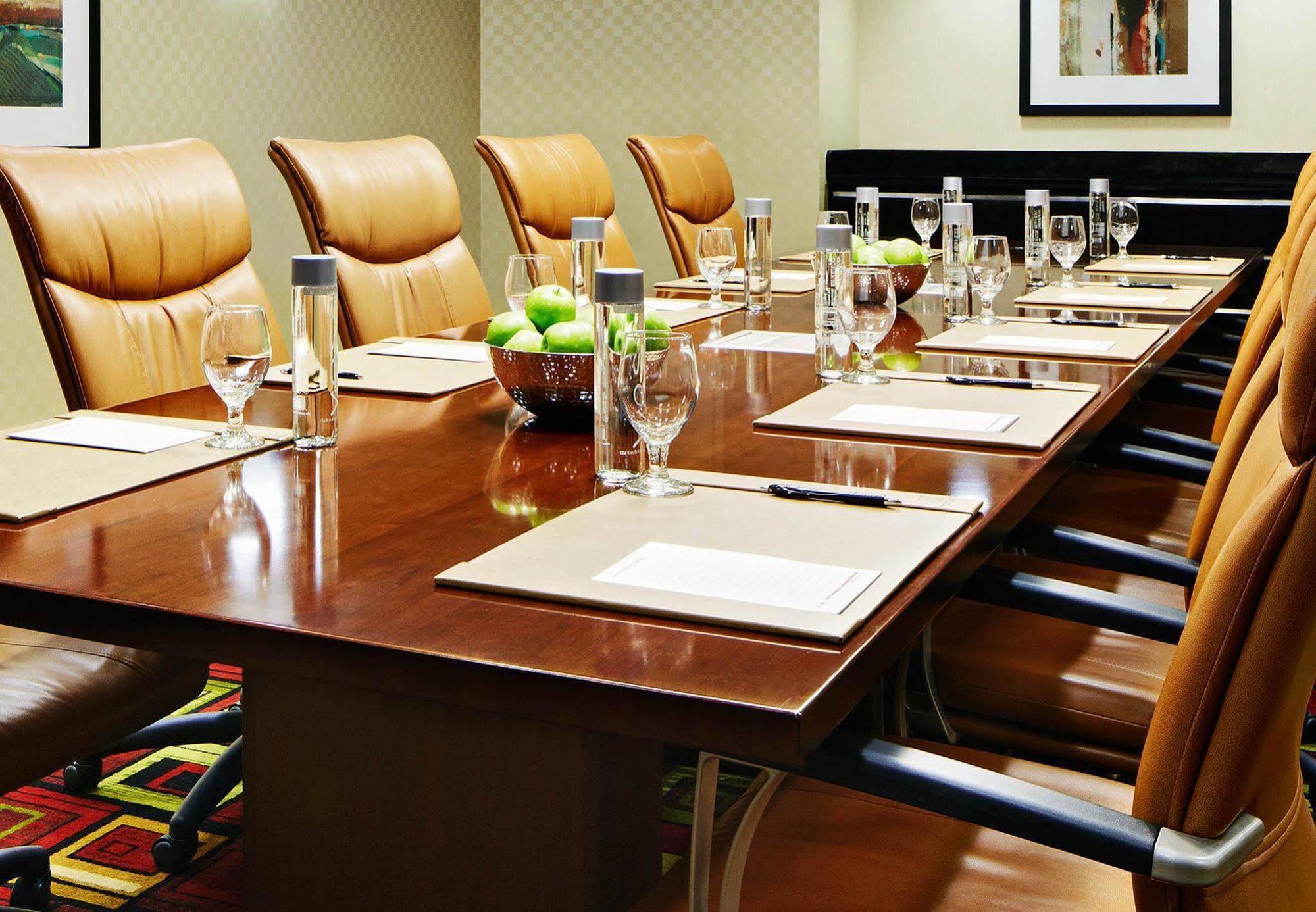 Отель Scottsdale Marriott Old Town Экстерьер фото